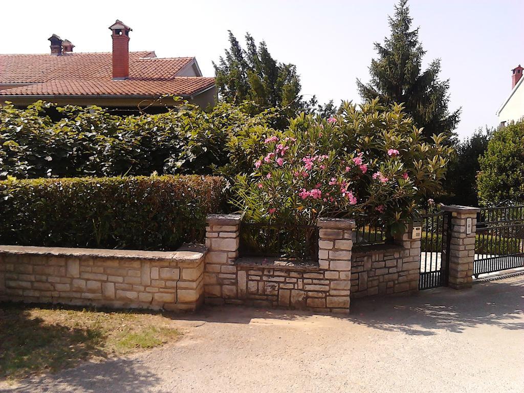 Apartment Slavica Vrvari Porec Exterior photo