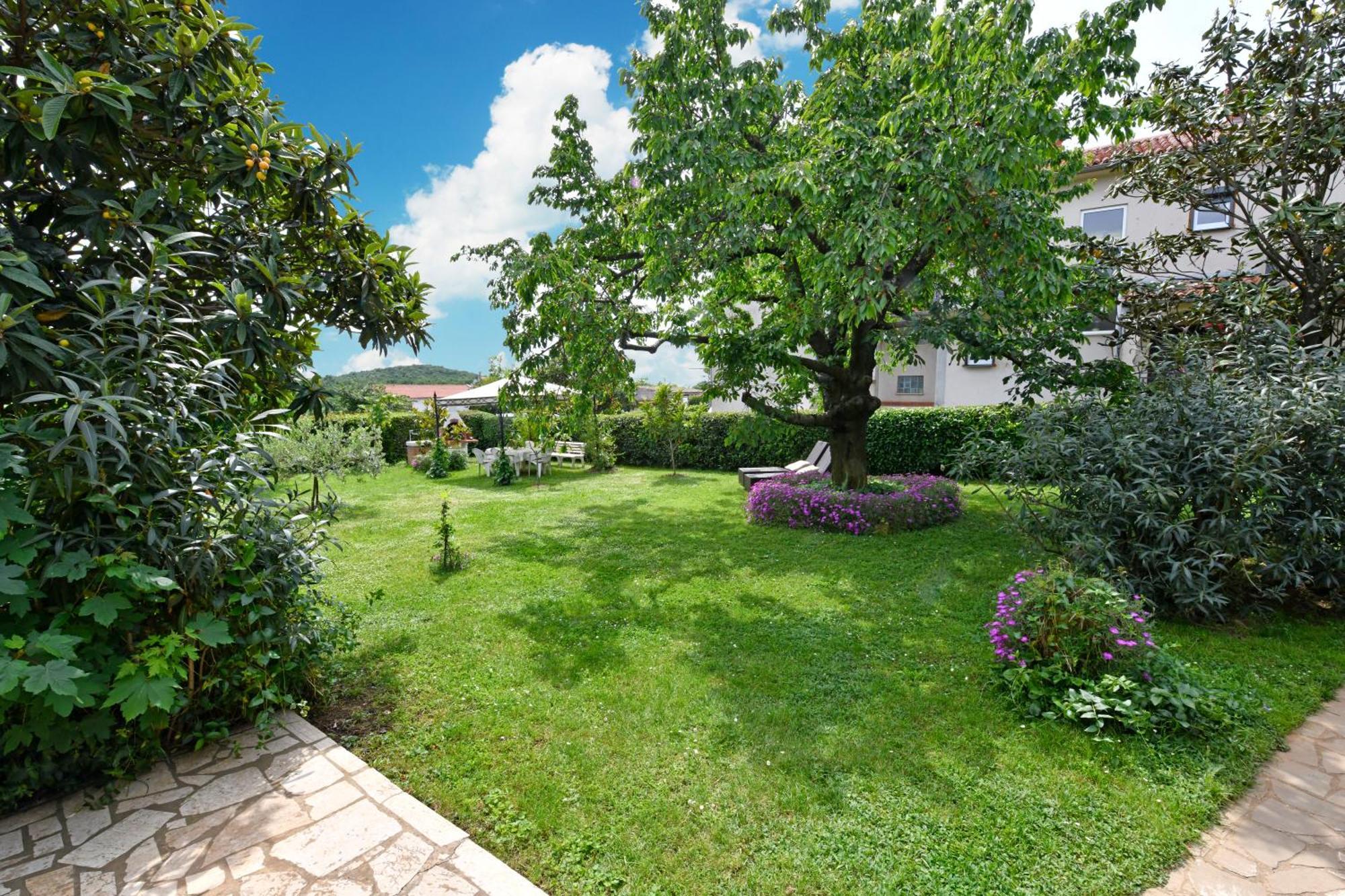 Apartment Slavica Vrvari Porec Exterior photo