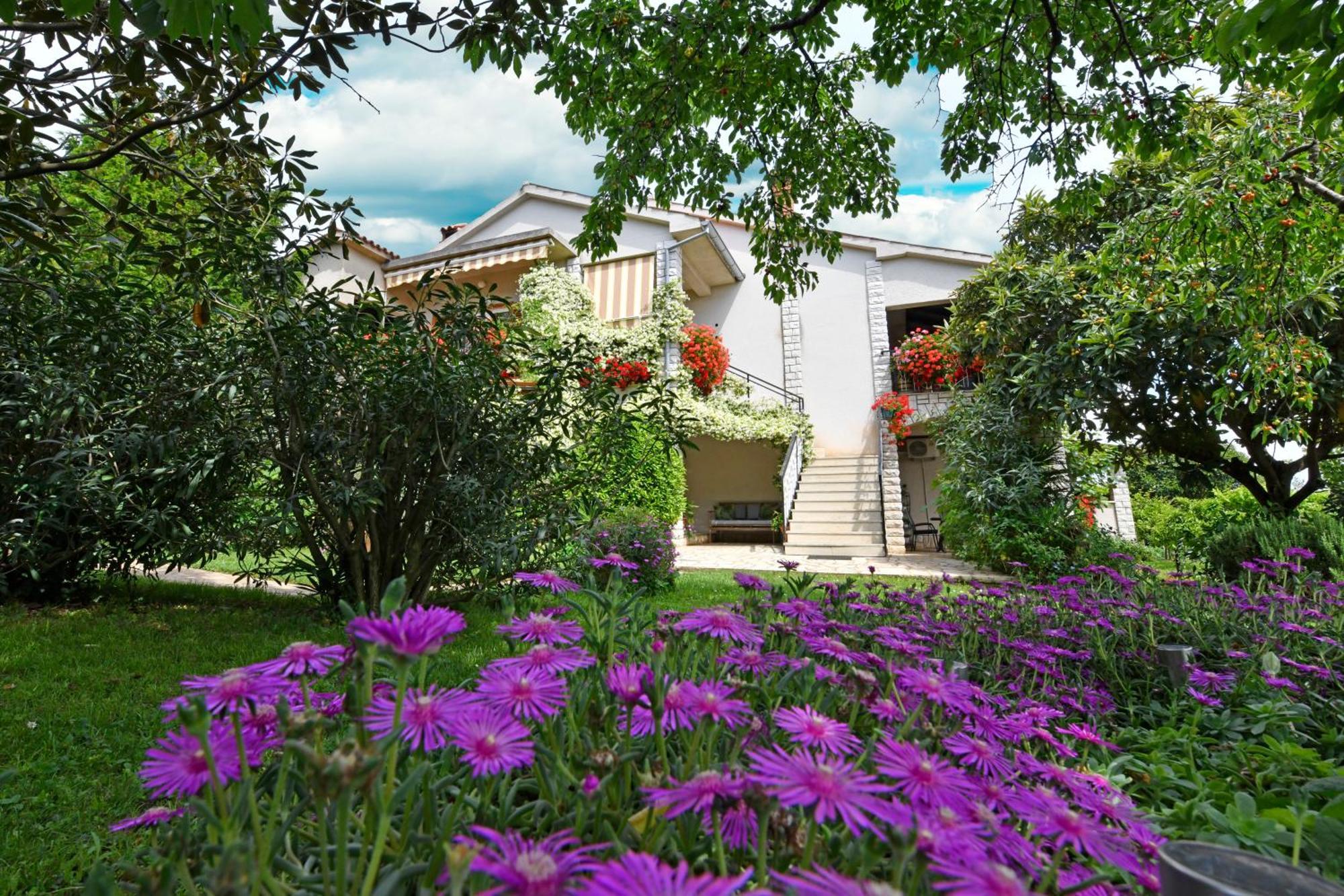 Apartment Slavica Vrvari Porec Exterior photo